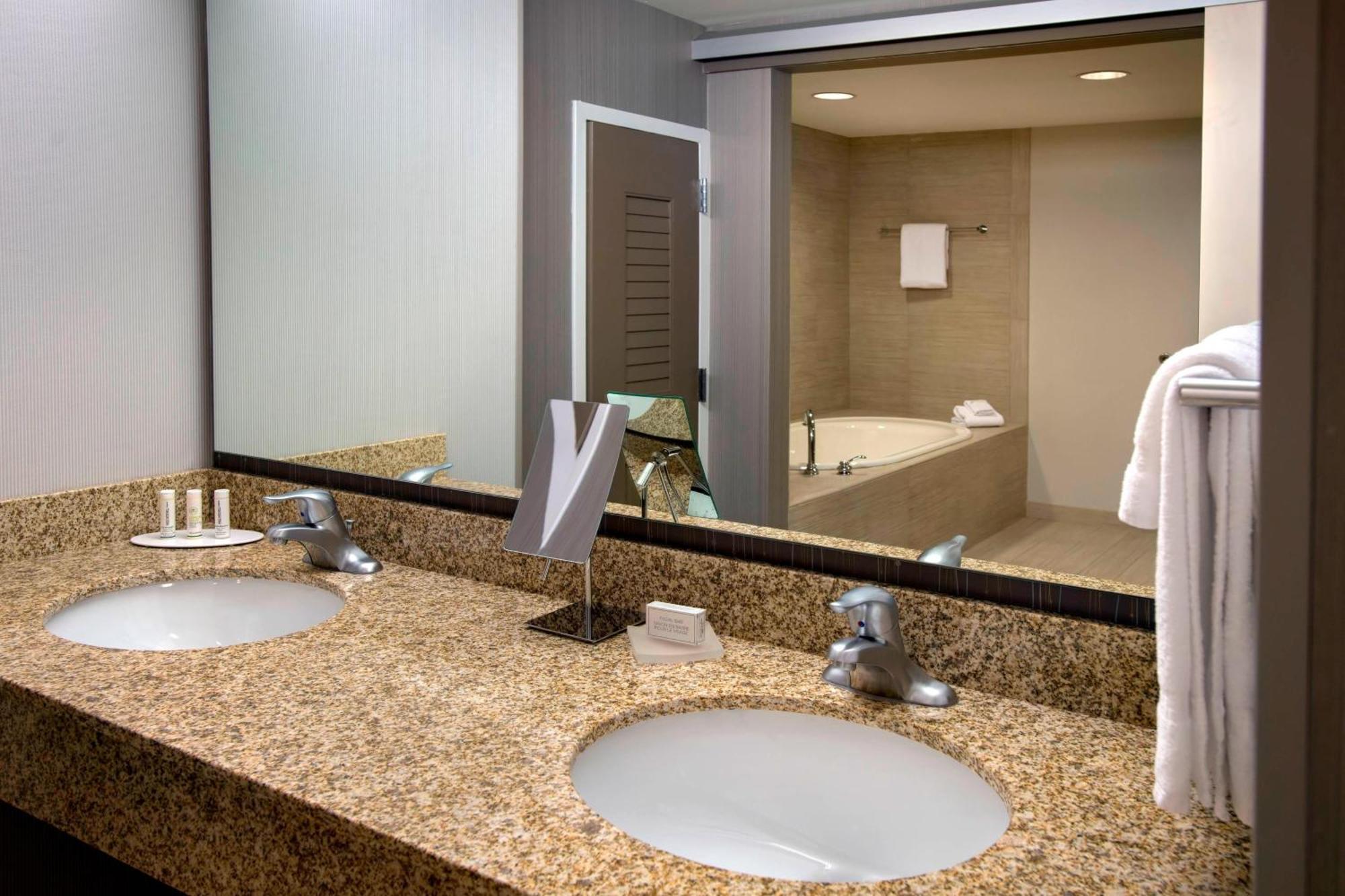 Courtyard By Marriott Philadelphia Lansdale Hotel Buitenkant foto